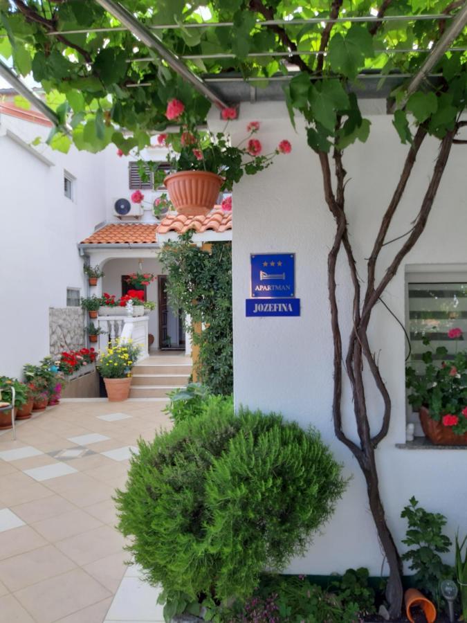 Apartmani Jozefina Omišalj Exteriér fotografie