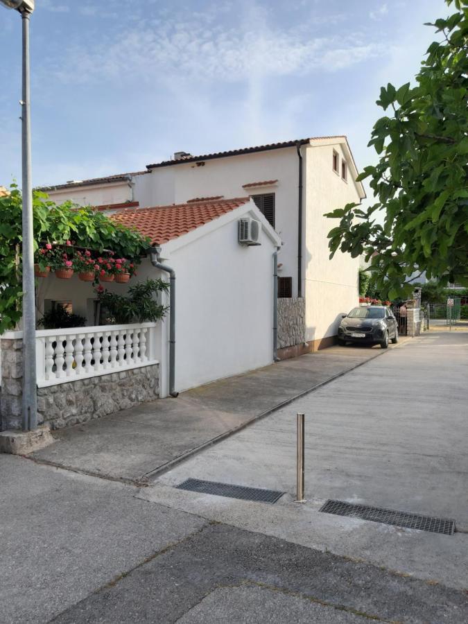 Apartmani Jozefina Omišalj Exteriér fotografie