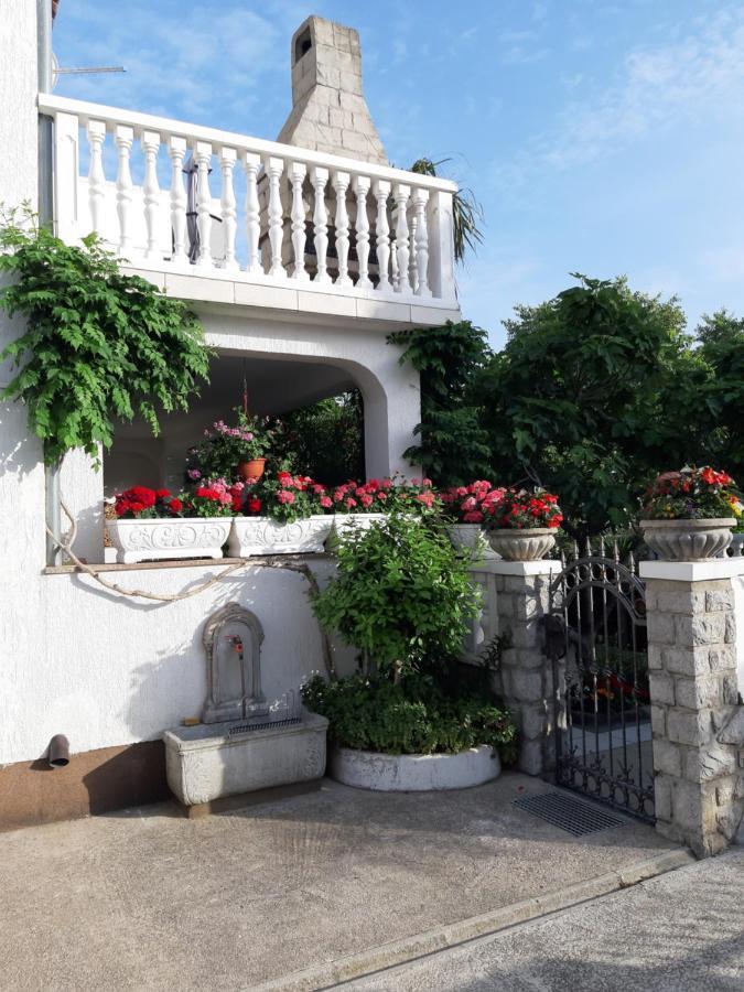 Apartmani Jozefina Omišalj Exteriér fotografie