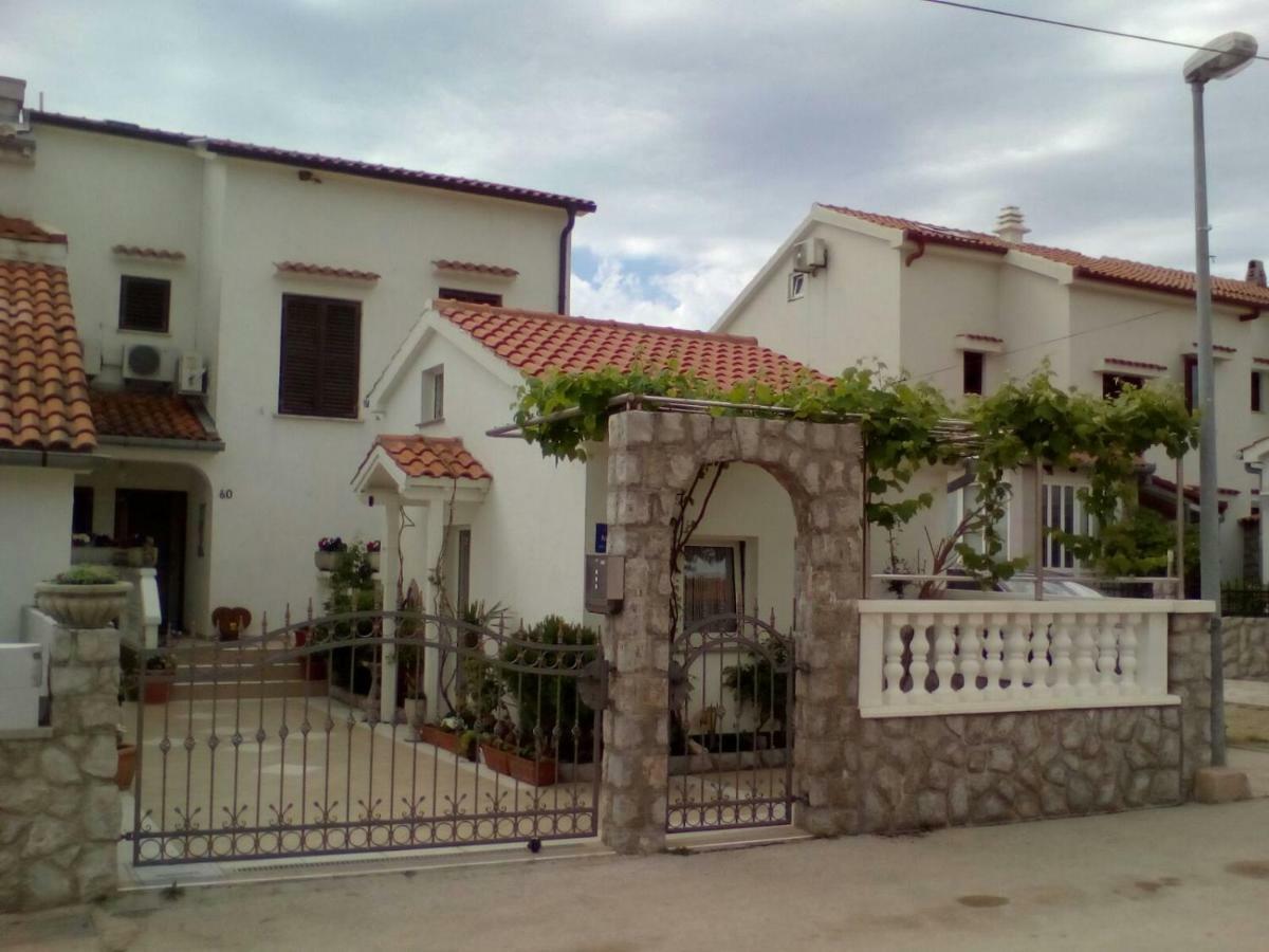 Apartmani Jozefina Omišalj Exteriér fotografie